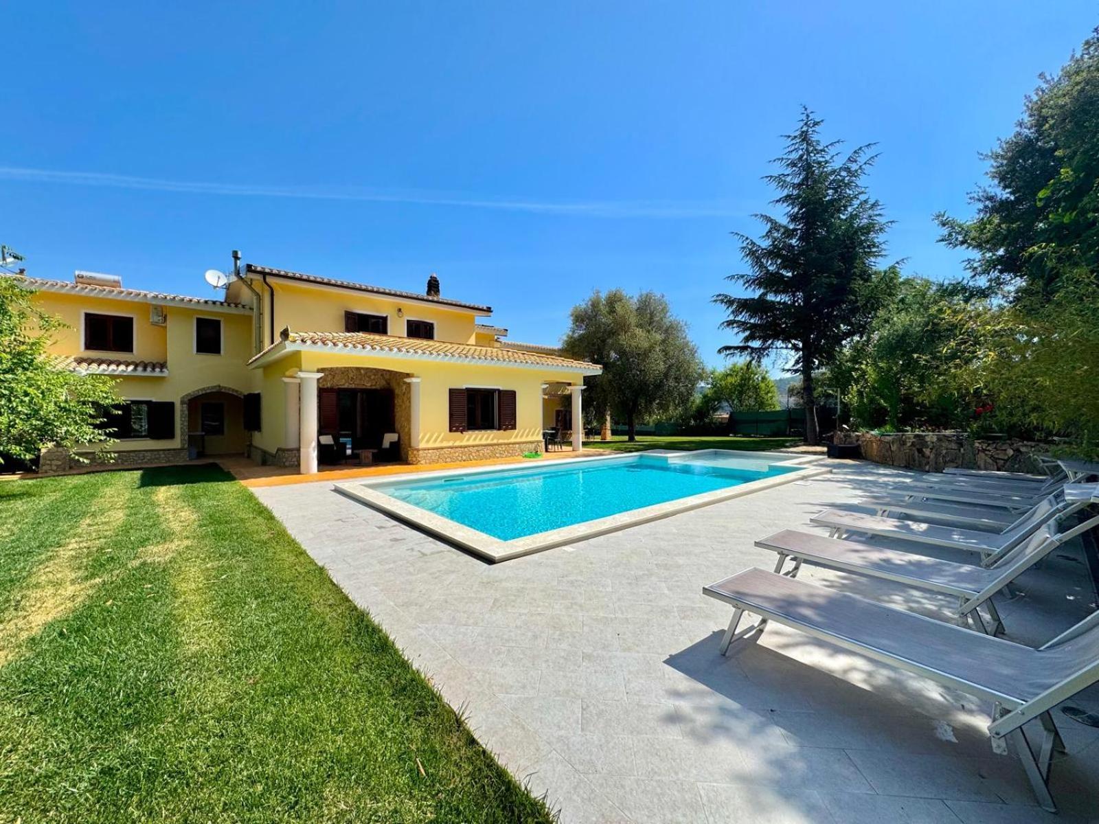 Villa With Pool Кардеду Экстерьер фото